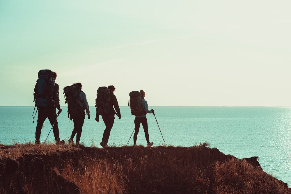 Wejście na Etnę – trekking czy kolejka linowa? Przewodnik po szlakach i trasach